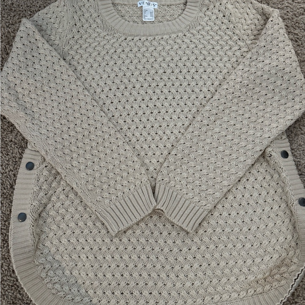 Venus Women's Beige Sweater- size Sm